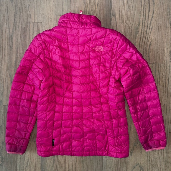 The North Face Girls' Thermoball Jacket - Picture 5 of 10